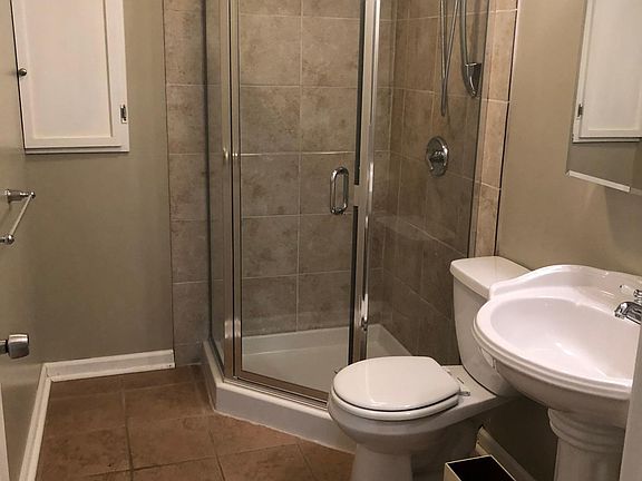 5th image of 1011 Tamarisk Dr