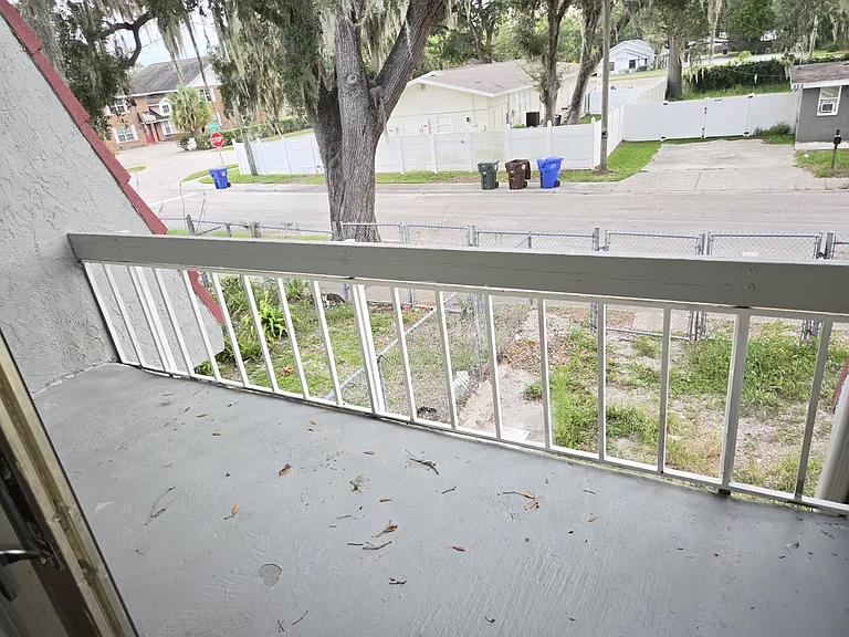 1027 Sumner St — Photo 11