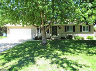 483 8th St SW, Wells, MN 56097