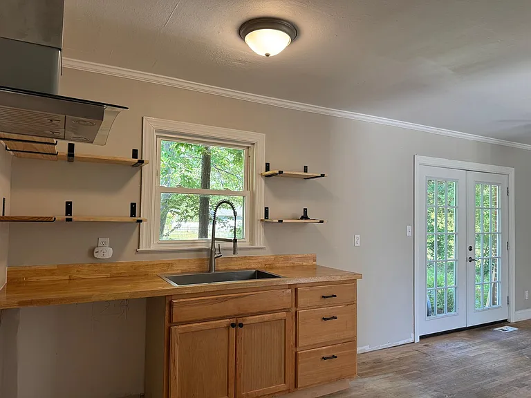 717 Glensford Dr — Photo 23