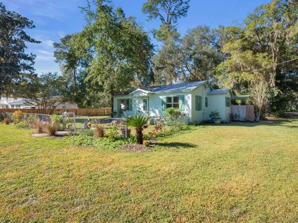 300 Colson Ave, Woodbine, GA 31569