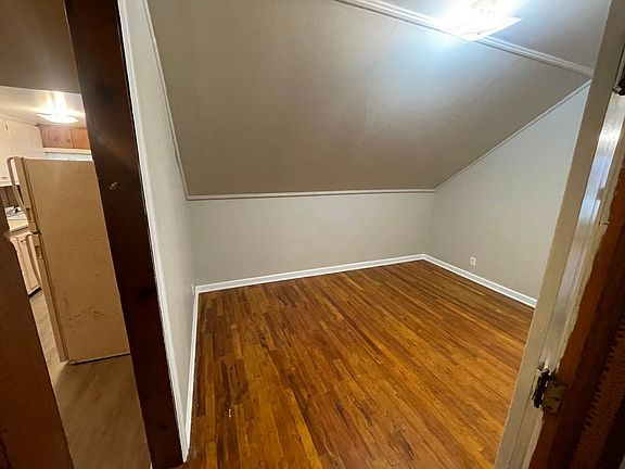 3rd image of 207 E Jefferson St #301