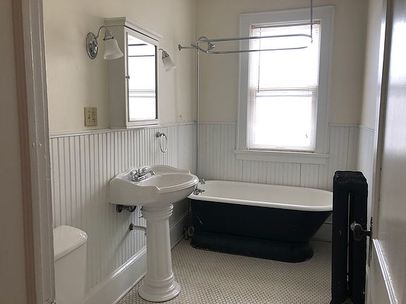 4th image of 803 Douglas Ave APT 1