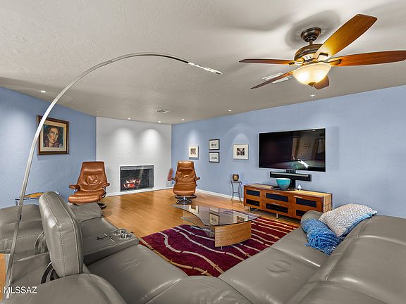 3rd image of 2301 E Greenlee Rd