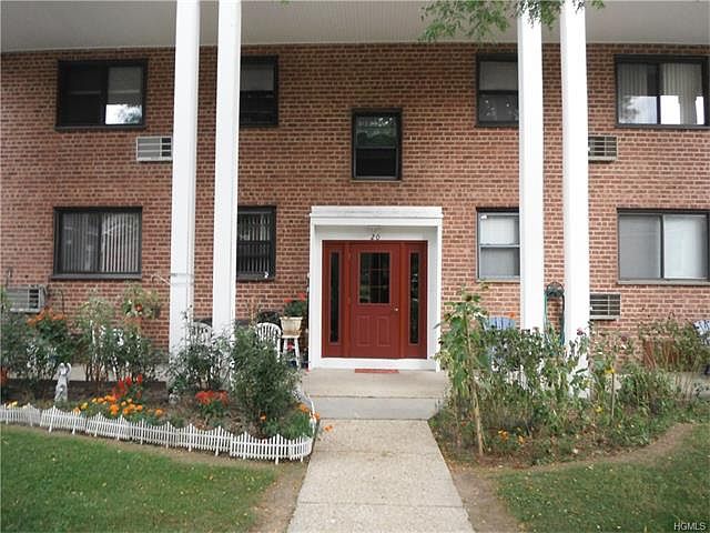 1st image of 20 Lawrence Dr APT B
