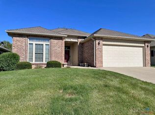 804 S Iowa Cir, Clinton, MO 64735