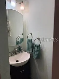 421 Riviera St — Photo 15