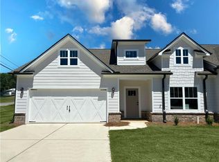 44 Village Ct #14, Cleveland, GA 30528