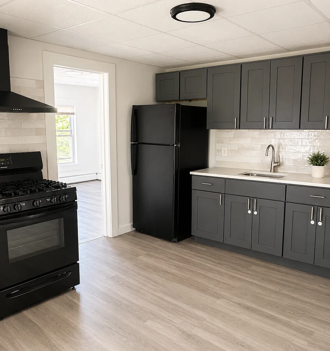 4 bed, 1000 sqft, $2,700 — Photo 1