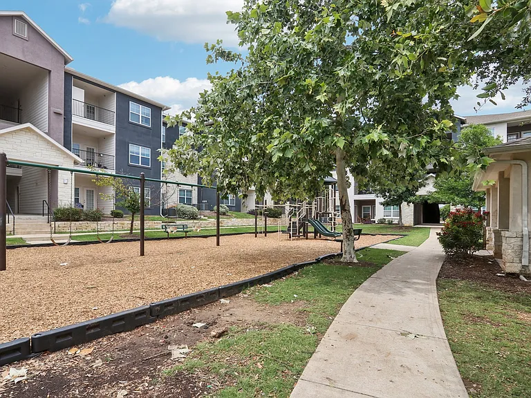 Tuckaway Apartment Homes — Photo 4