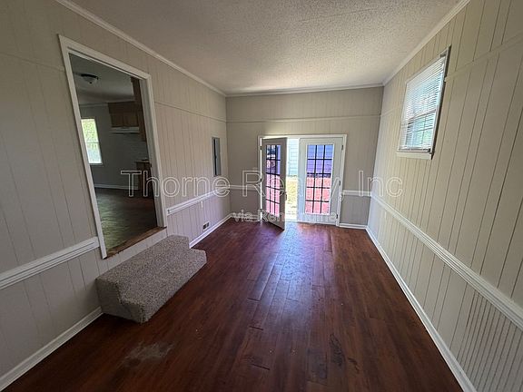 3rd image of 707 Ward Dr