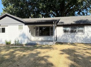 938 S Apache Dr, Wichita, KS 67207