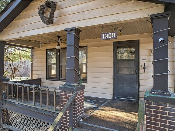 3rd image of 1309 Ashland Ave