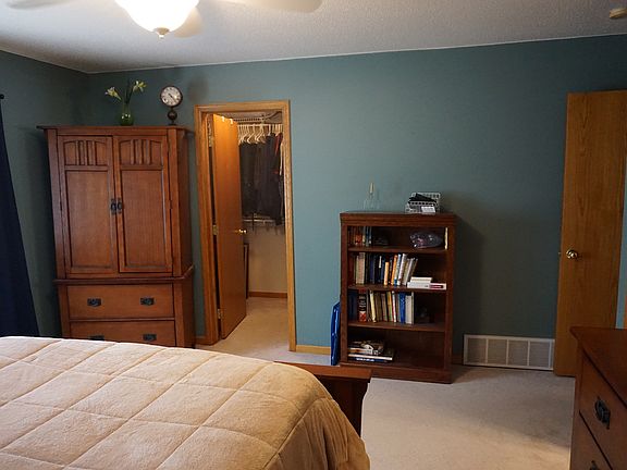 3rd image of 1339 32nd Street Cir S