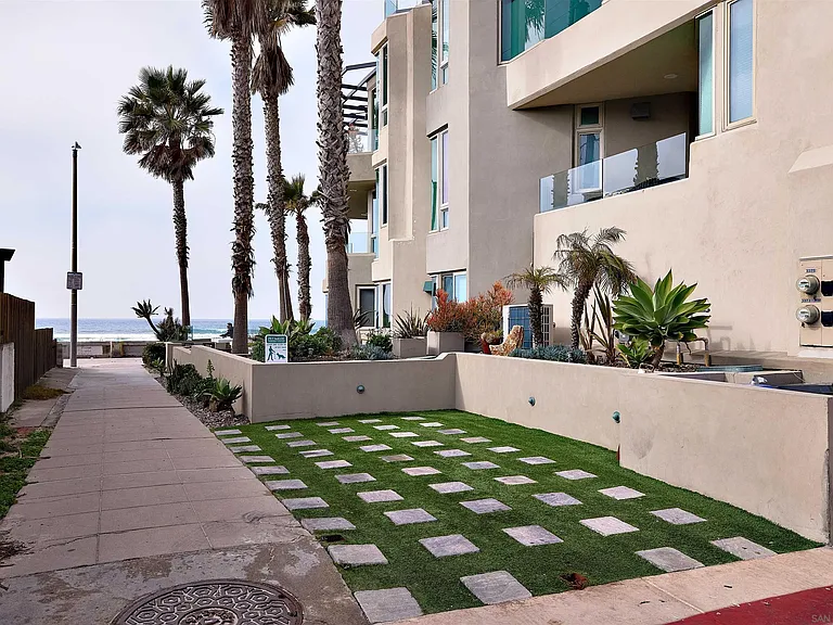 3377 Ocean Front Walk — Photo 22