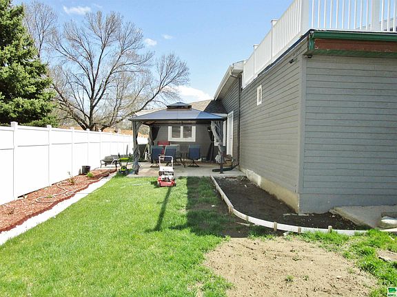 4th image of 125 Oakmont Dr