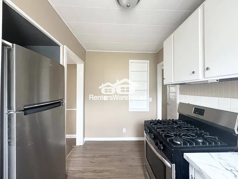 1685 Northwest Dr — Photo 13