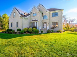 10 Eddie Ct, Dayton, NJ 08810