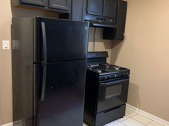 5th image of 7350 S Eberhart Ave #1