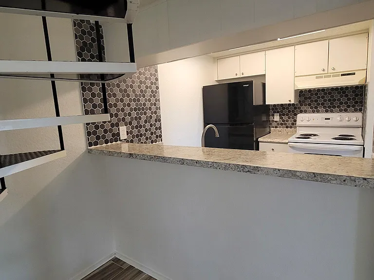 2501 E 10th St #1 — Photo 3