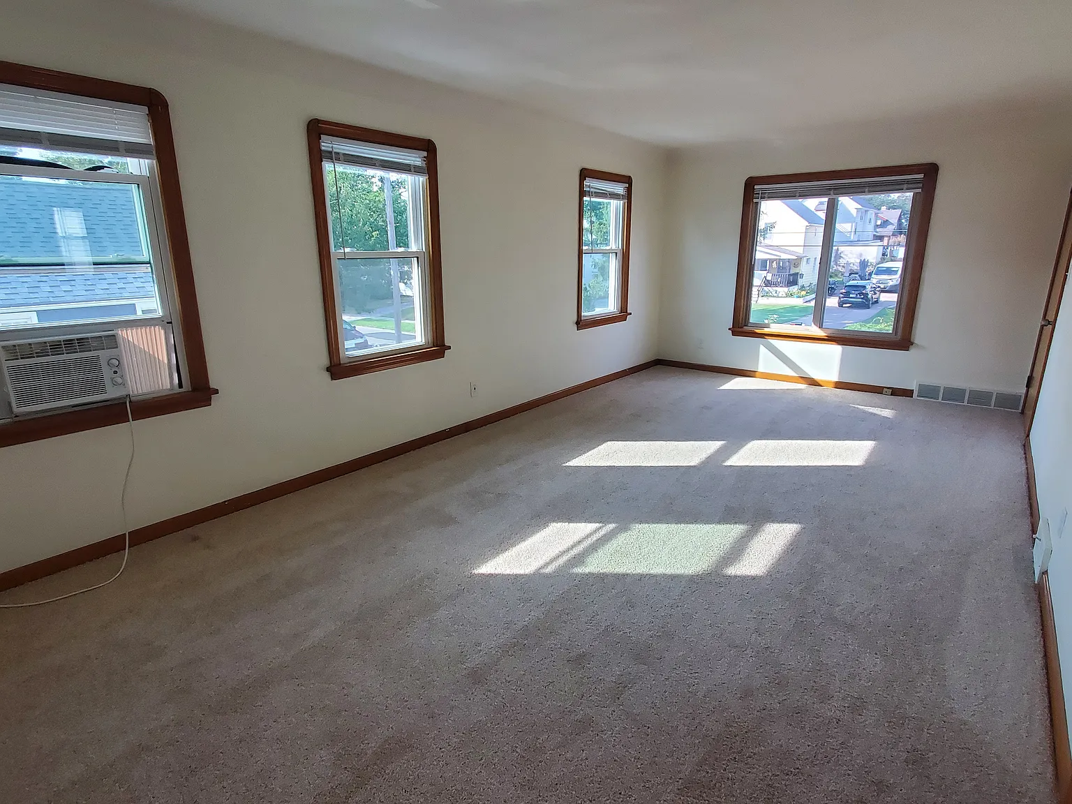 4905 Behrwald Ave — Photo 2