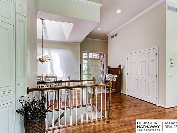 5th image of 21924 Hillandale Dr