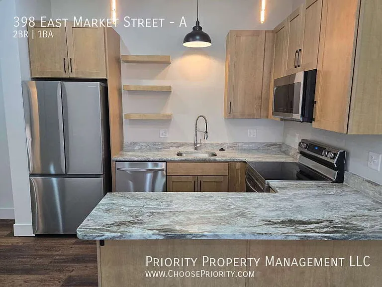 398 E Market St #A — Photo 7