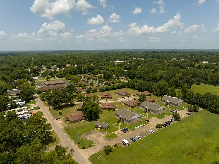 Hillcrest Estates — Photo 4