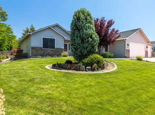 2713 S Kent St, Kennewick, WA 99337