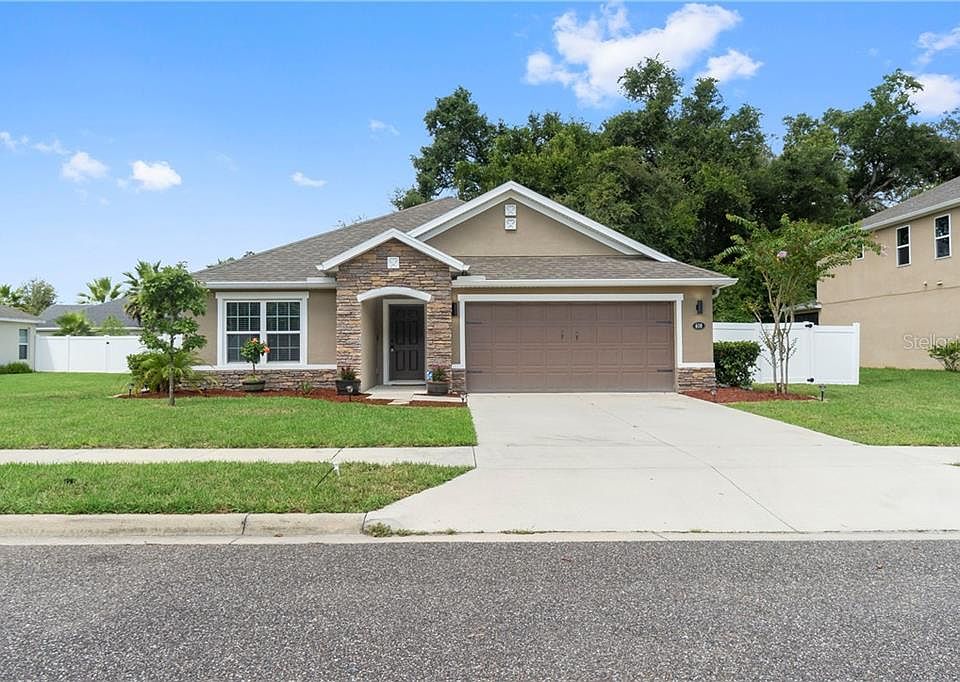 1st image of 610 Gordonia Ct