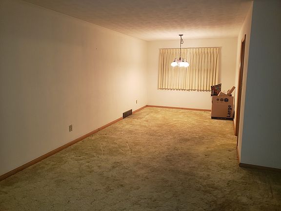 5th image of 700 Cedar Ave