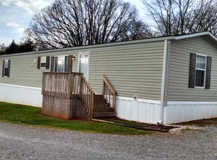 7 Town View Ct, Flat Rock, NC 28731