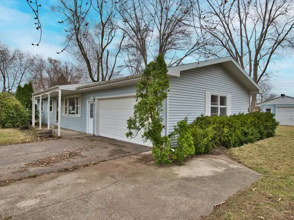 1656 Roberts Dr, Saint Joseph, MI 49085