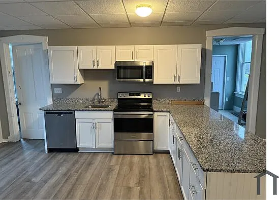 3 bed, 185 sqft, $1,800 — Photo 2
