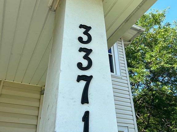 2nd image of 3371 Beechwood Ave #1