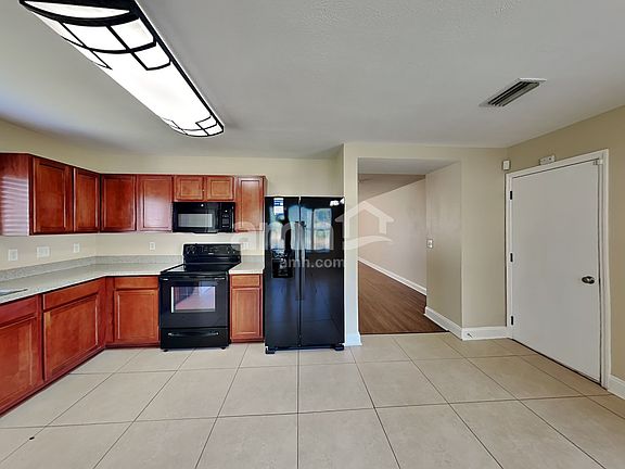 3rd image of 2144 Fresco Dr