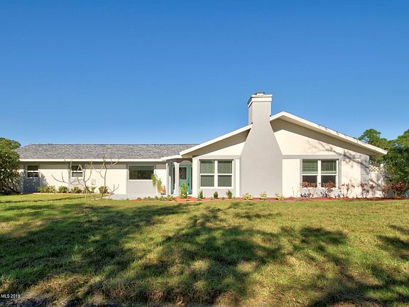 2nd image of 1860 Cypress Lake Dr