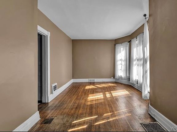 5th image of 135 Norwood Ave #1