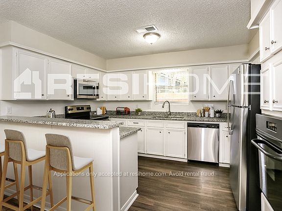 2nd image of 711 Equinox St