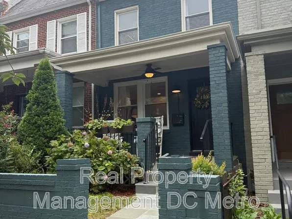 1711 Lang Pl NE, Washington, DC 20002