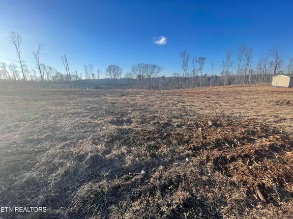 218 Community Dr, Madisonville, TN 37354