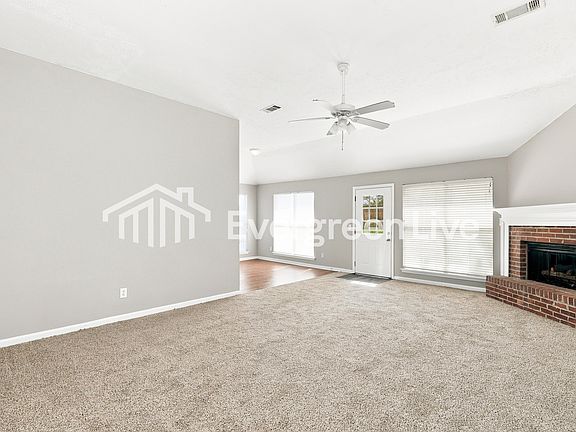 3rd image of 1005 Elms Cv
