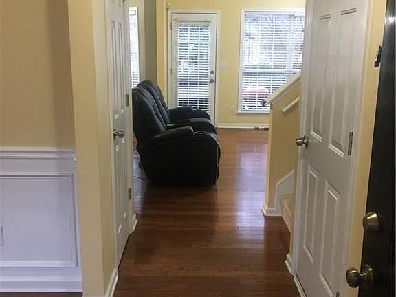 3rd image of 3385 Northgate Ln