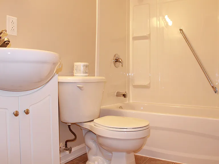 35 Tiffany Ln — Photo 5