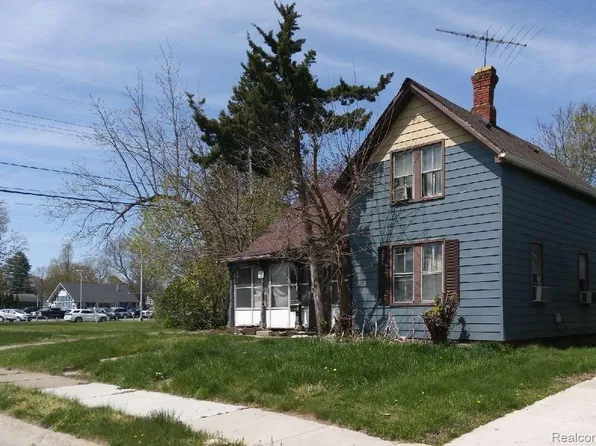 3 Olde St, Mount Clemens, MI 48043