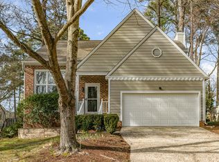 106 McIntire Ln, Cary, NC 27513