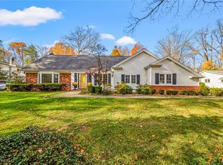 754 Oakwood Dr, Gates Mills, OH 44040