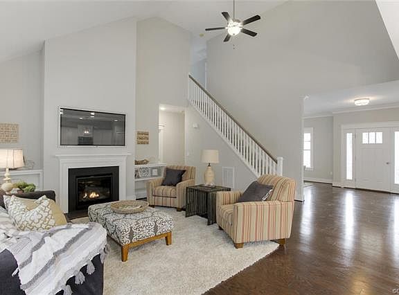 3rd image of 12900 Carters Hill Pl