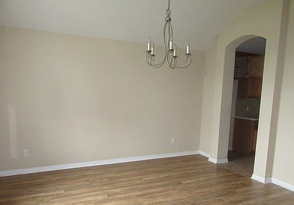 3rd image of 117 Parkland Dr