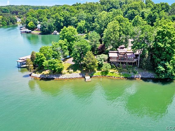 3rd image of 238 Pine Knob Cir